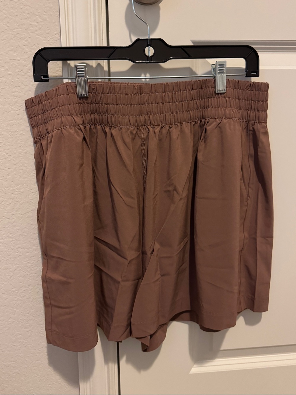 Vuori Villa shorts women shorts size XXL